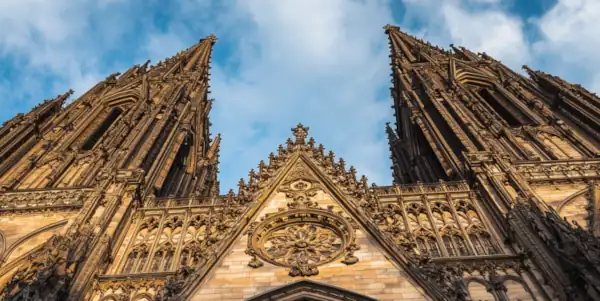 Recruiting und Personalsuche in Köln für mittelständische Unternehmen am dynamischen Arbeitsmarkt